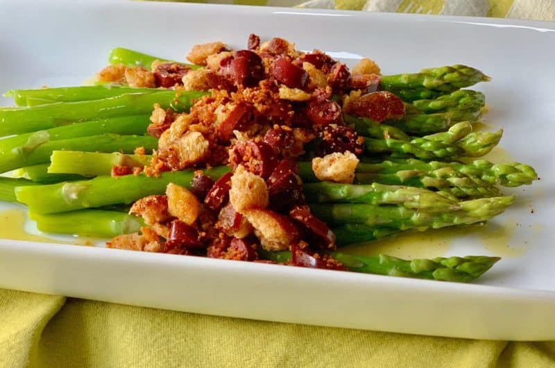 Asparagus with Toasted Bread Crumbs and Olives