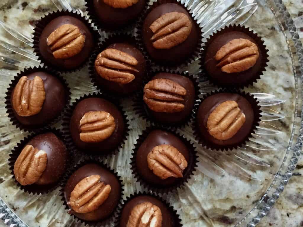 Kentucky Chocolate Bourbon Balls - The Seasoned Mom