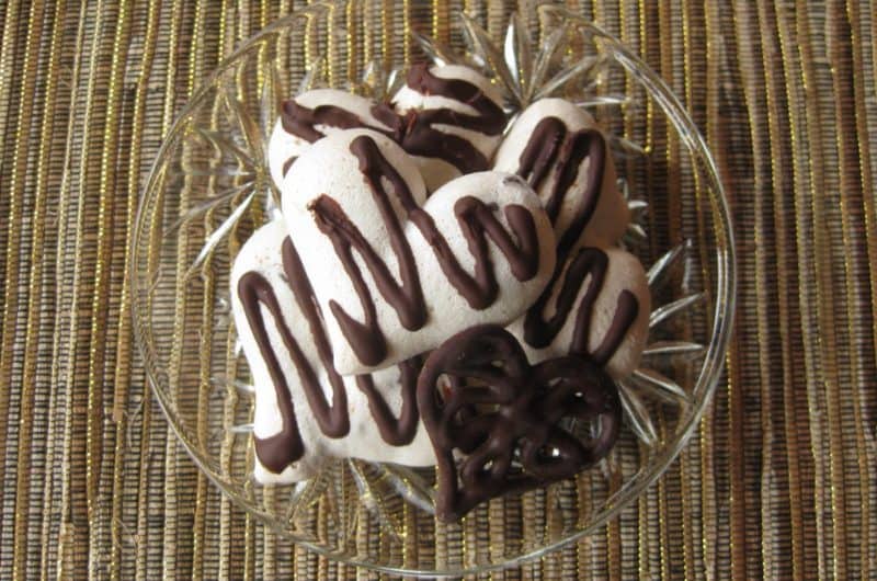 Valentine Meringue Heart Cookies & Chocolate Filigree Hearts