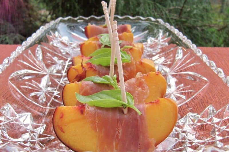 Nectarine Bites with Prosciutto and Basil