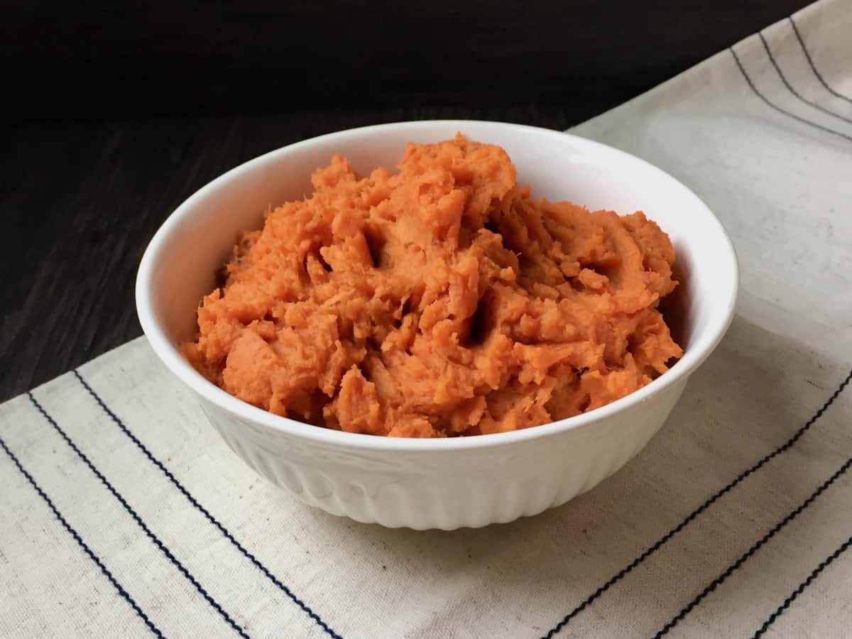 https://myownsweetthyme.com/wp-content/uploads/2015/11/Smashed-Sweet-Potatoes-with-Ginger06.jpeg