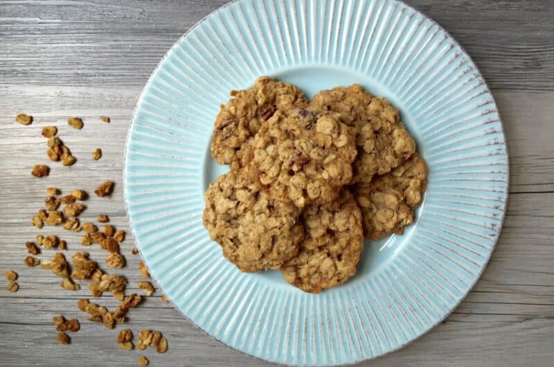 Aunt Betty's Spicy Oatmeal Cookies