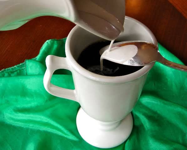 Irish Coffee Ireland Shamrock Footed Milk Glass Mug 3 Leaf Clover