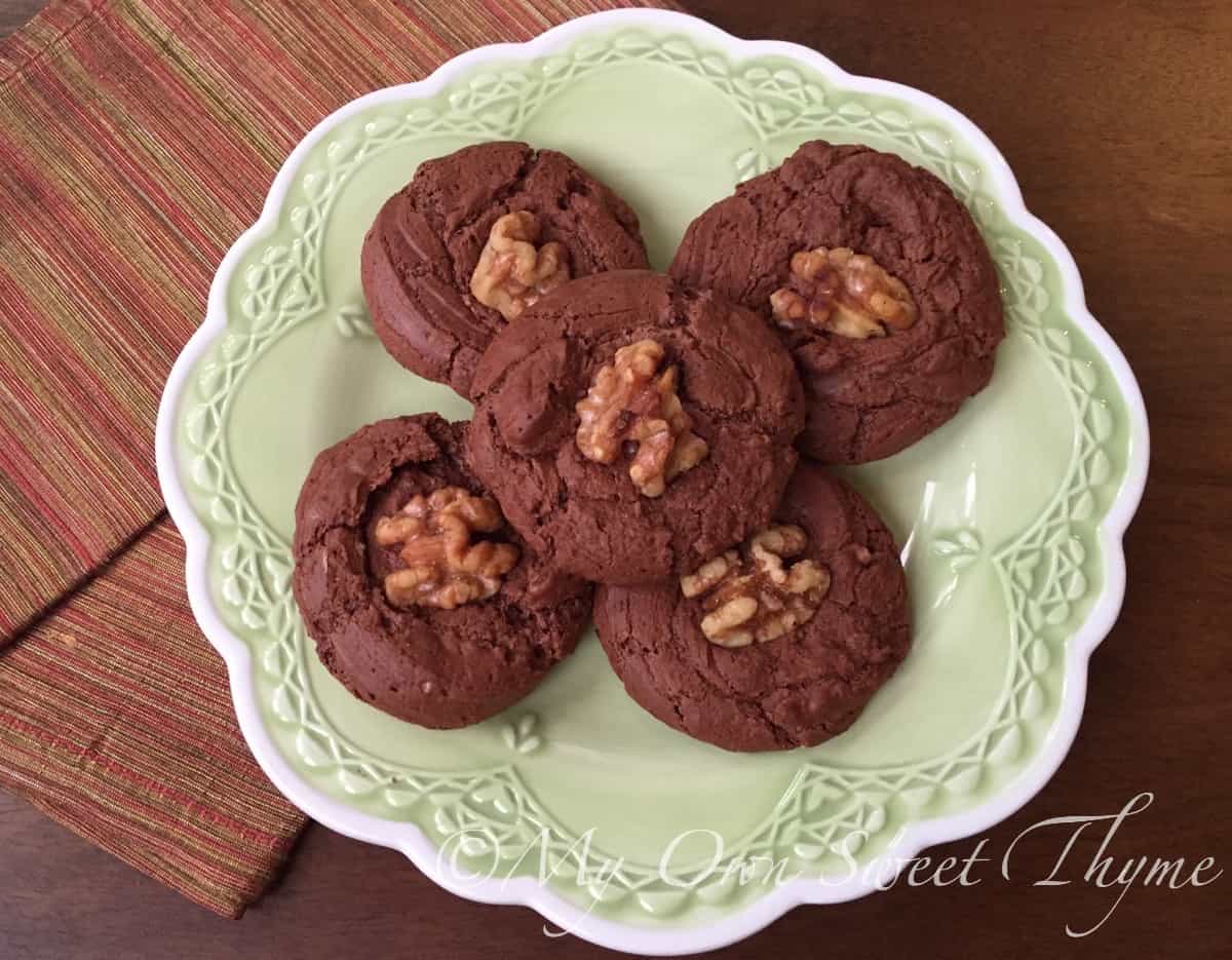 Chewy Chocolate Meringue Cookies